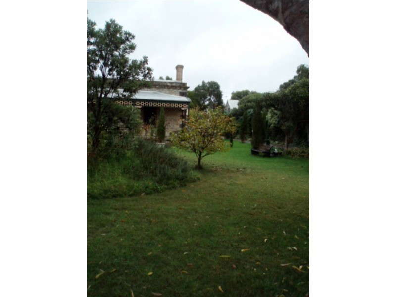 82 Princes Highway, Port Fairy VIC 3284