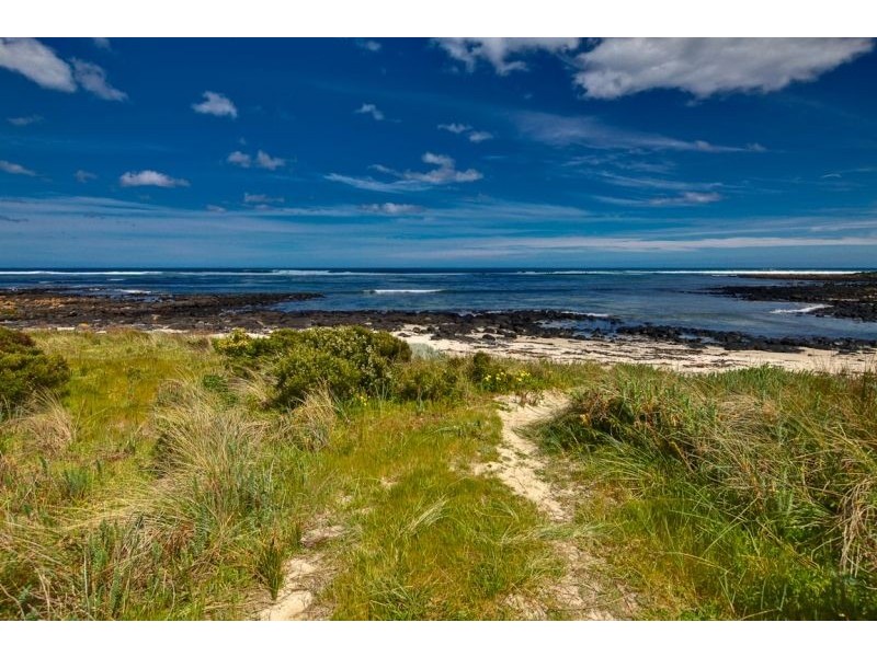 68 Ocean Drive, Port Fairy VIC 3284