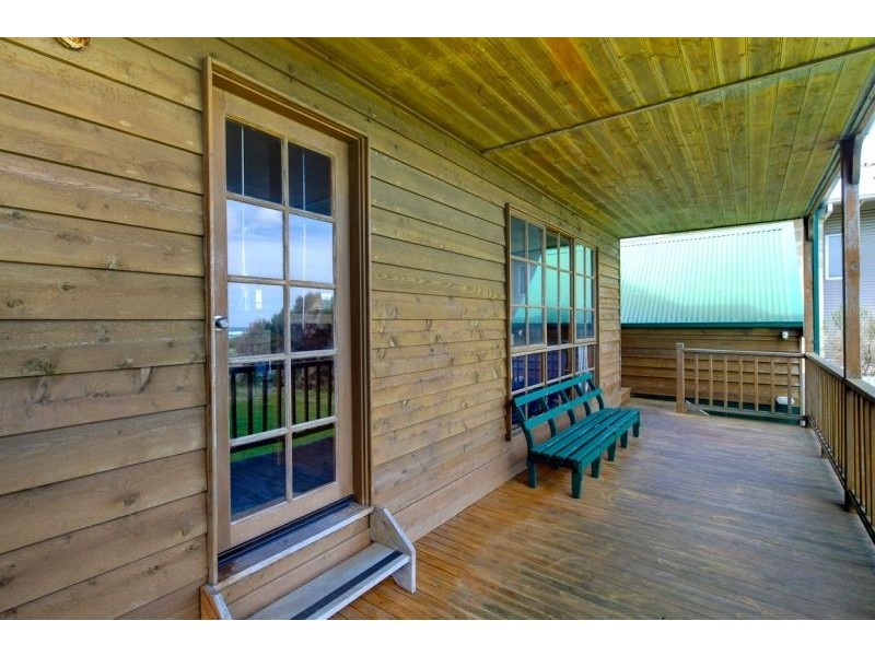 68 Ocean Drive, Port Fairy VIC 3284
