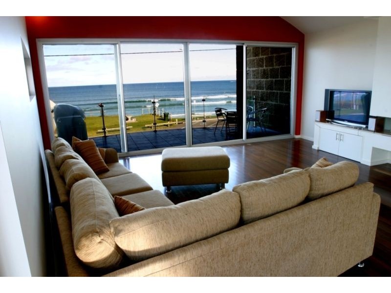 2/105 Beach Street, Port Fairy VIC 3284