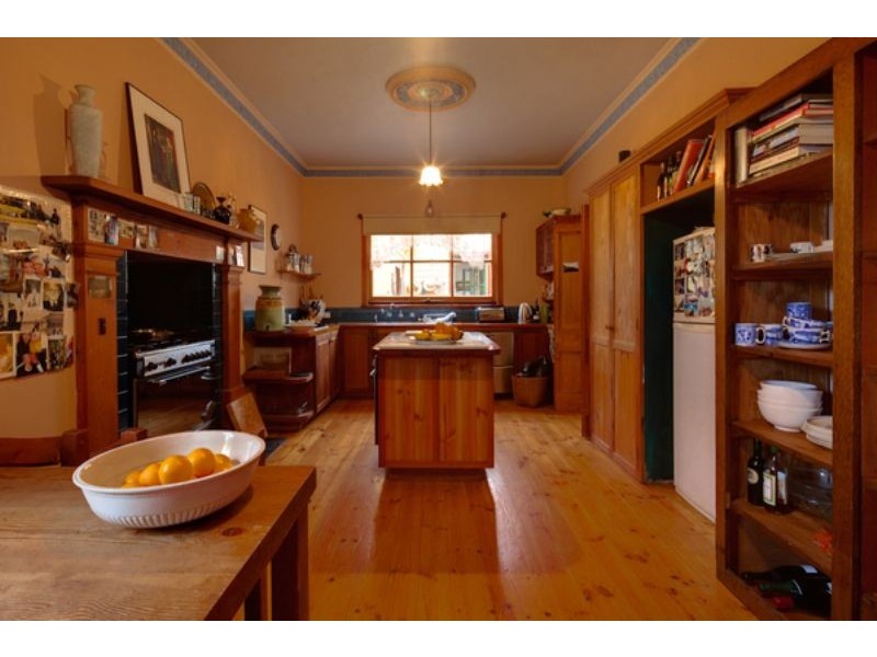 82 Princes Hwy, Port Fairy VIC 3284