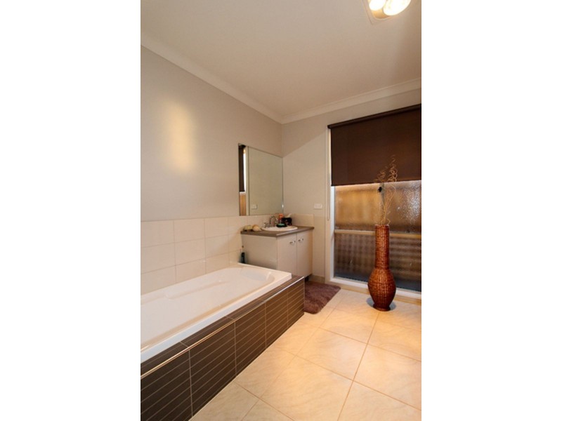 24 Dyson Street, Port Fairy VIC 3284