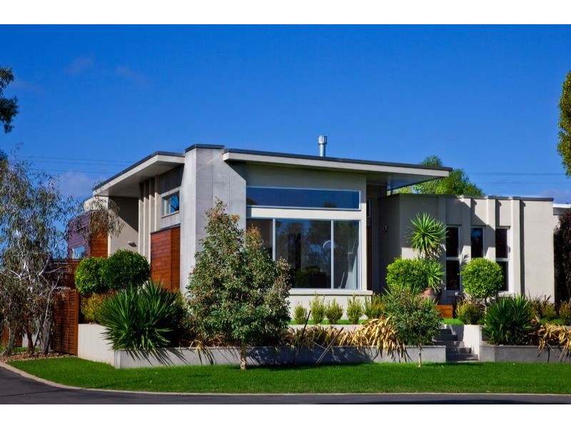 11 Whalers Drive, Port Fairy VIC 3284