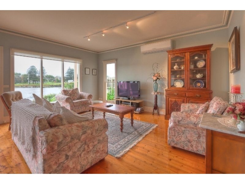 67 Gipps Street, Port Fairy VIC 3284