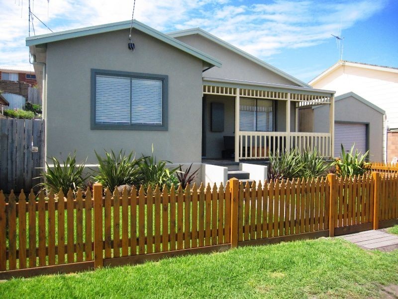 13 Reardon Street, Port Fairy VIC 3284