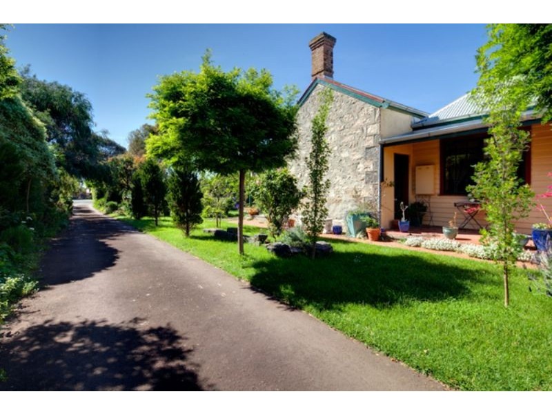 82 Princes Hwy, Port Fairy VIC 3284