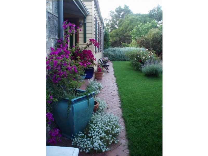 82 Princes Hwy, Port Fairy VIC 3284