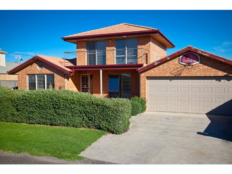 16 Anna-Catherine Drive, Port Fairy VIC 3284