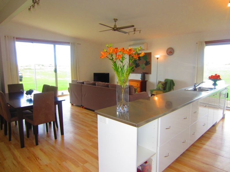 Lot 4 Snapper Point Rd, Narrawong VIC 3285