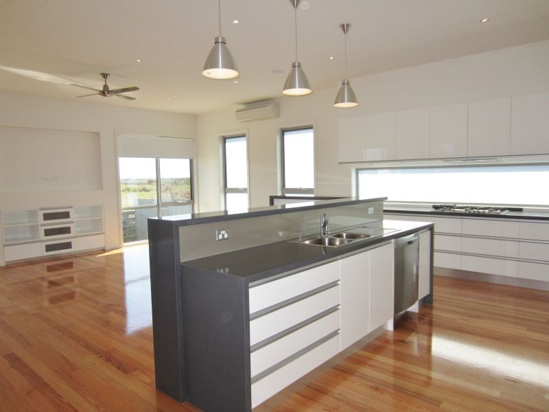 5 Mariner Court, Port Fairy VIC 3284