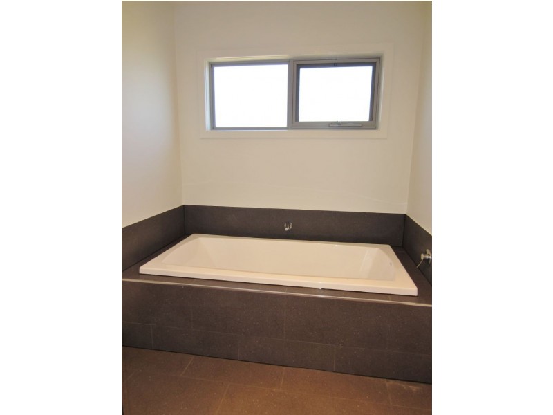 5 Mariner Court, Port Fairy VIC 3284