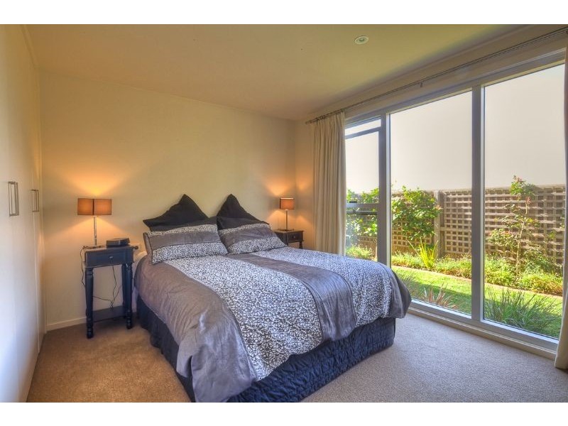 12 Whalers Drive, Port Fairy VIC 3284