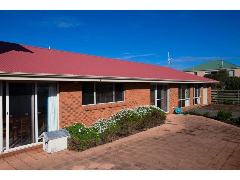 98 Ocean Drive, Port Fairy VIC 3284