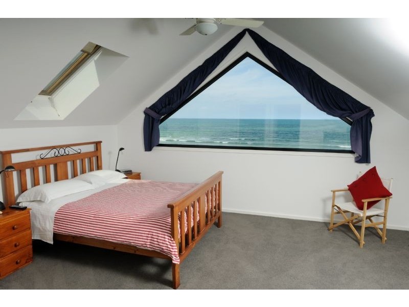 2b Hanley Crt, Port Fairy VIC 3284