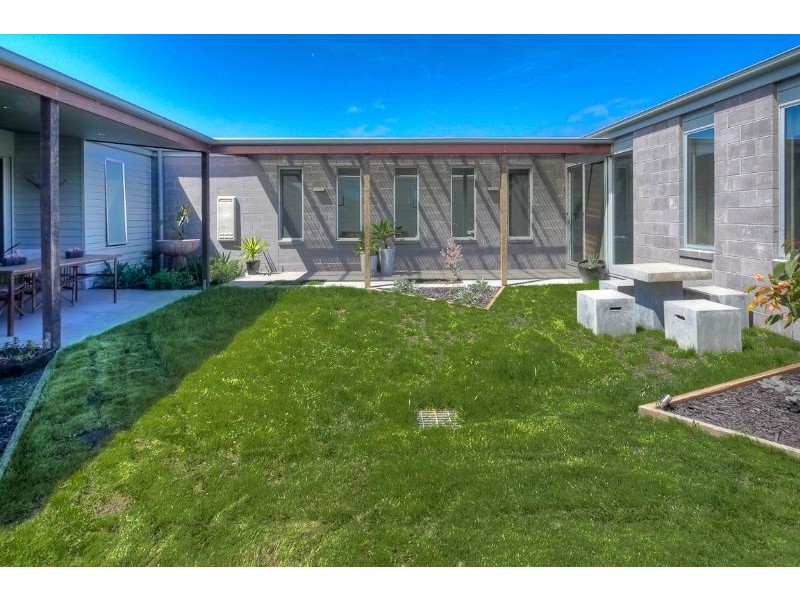 48 Philip St, Port Fairy VIC 3284