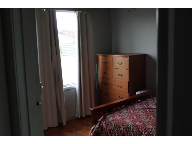 16 Roberts Ave, Port Fairy VIC 3284