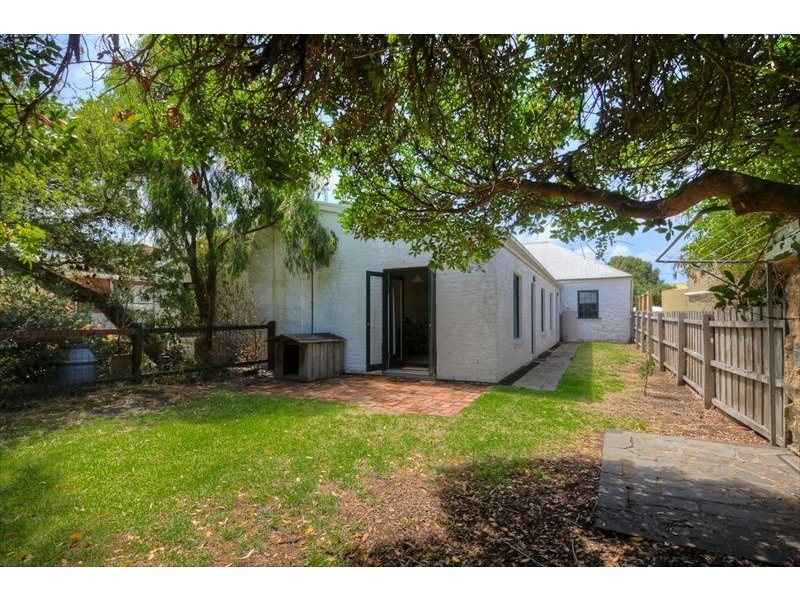 6 James Street, Port Fairy VIC 3284