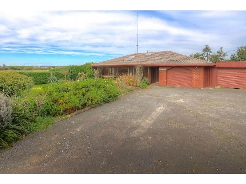 235 Princes Hwy, Port Fairy VIC 3284