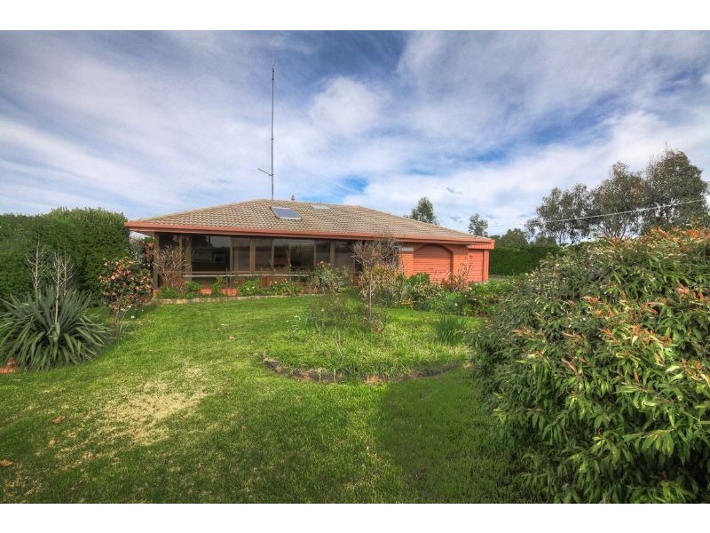 235 Princes Hwy, Port Fairy VIC 3284