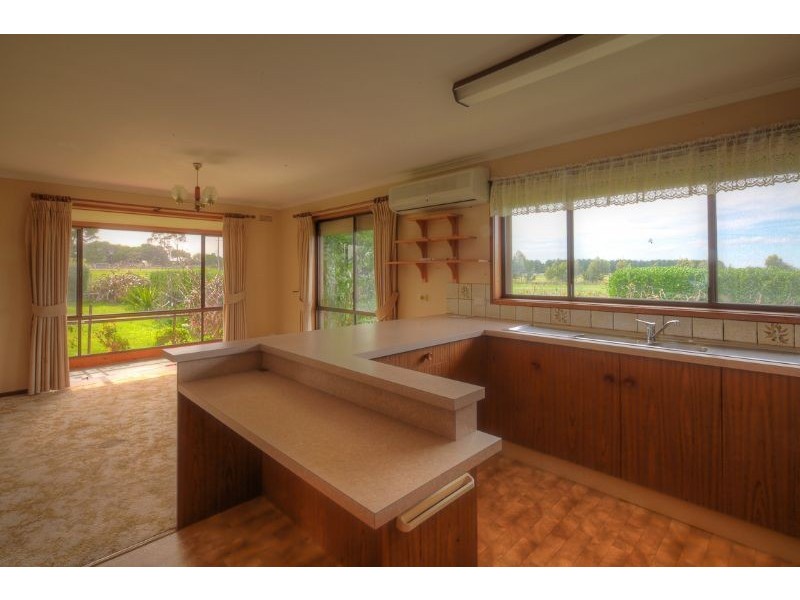 235 Princes Hwy, Port Fairy VIC 3284