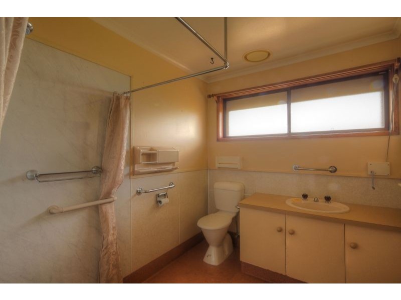 235 Princes Hwy, Port Fairy VIC 3284