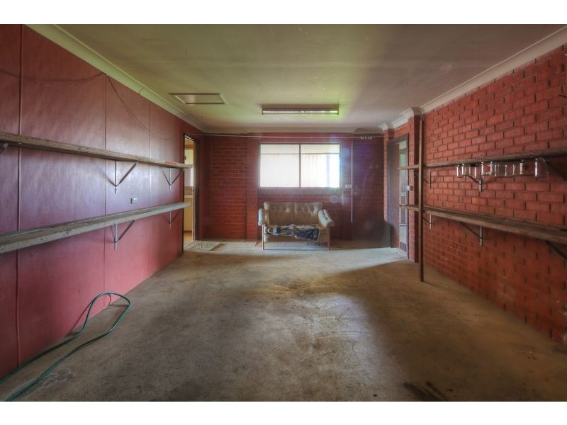 235 Princes Hwy, Port Fairy VIC 3284