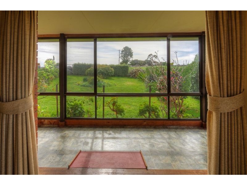 235 Princes Hwy, Port Fairy VIC 3284