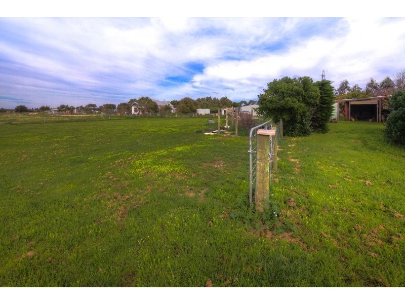 235 Princes Hwy, Port Fairy VIC 3284