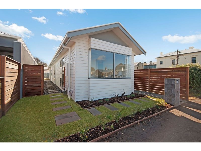 12 Cox Street, Port Fairy VIC 3284