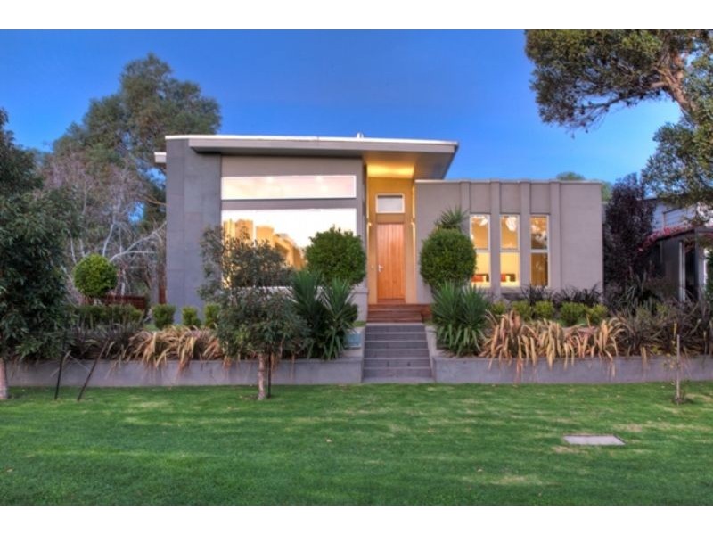 11 Whalers Drive, Port Fairy VIC 3284