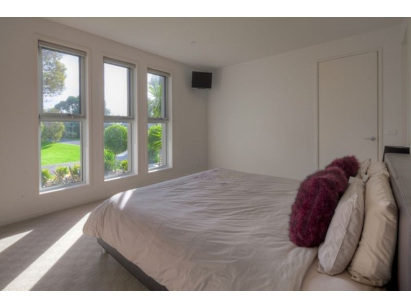 11 Whalers Drive, Port Fairy VIC 3284