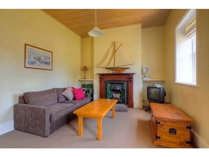 6 James Street, Port Fairy VIC 3284