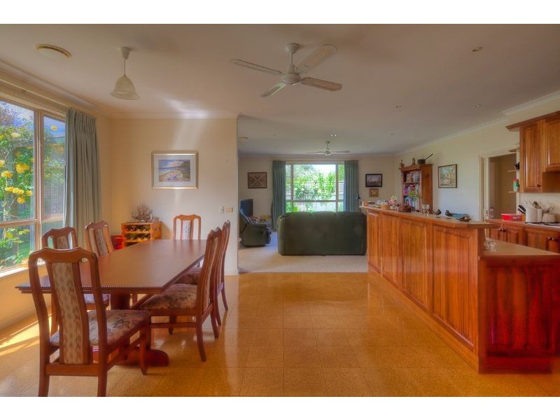 8 Terjesen Court, Port Fairy VIC 3284