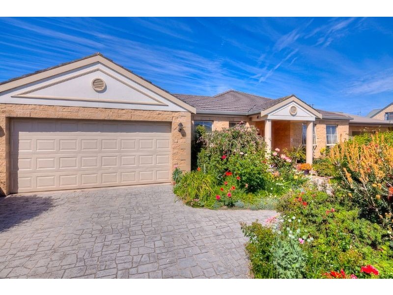 8 Terjesen Court, Port Fairy VIC 3284