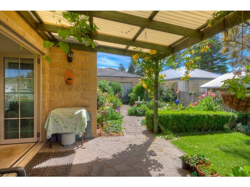 8 Terjesen Court, Port Fairy VIC 3284