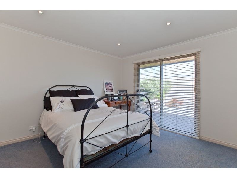 16 Anna-Catherine Drive, Port Fairy VIC 3284