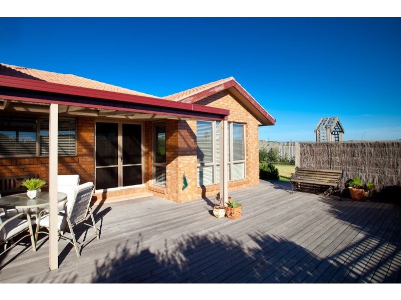 16 Anna-Catherine Drive, Port Fairy VIC 3284