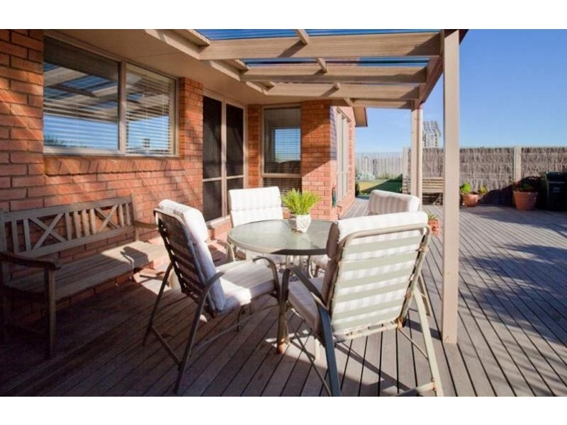 16 Anna-Catherine Drive, Port Fairy VIC 3284