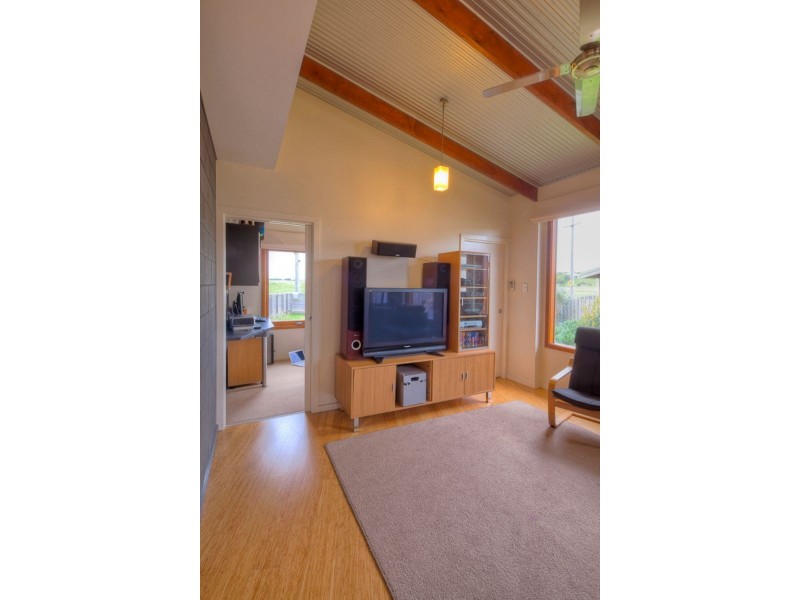 17 Anna-Catherine Drive, Port Fairy VIC 3284