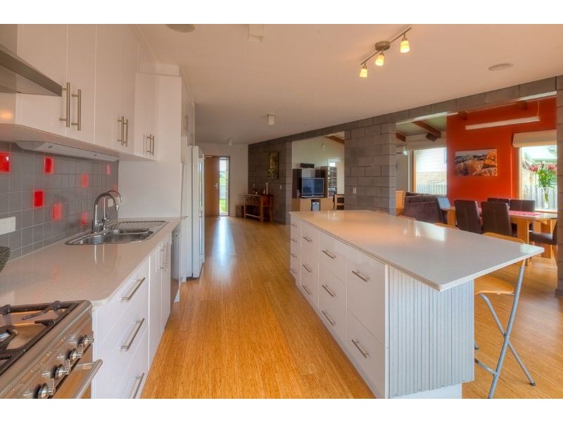 17 Anna-Catherine Drive, Port Fairy VIC 3284