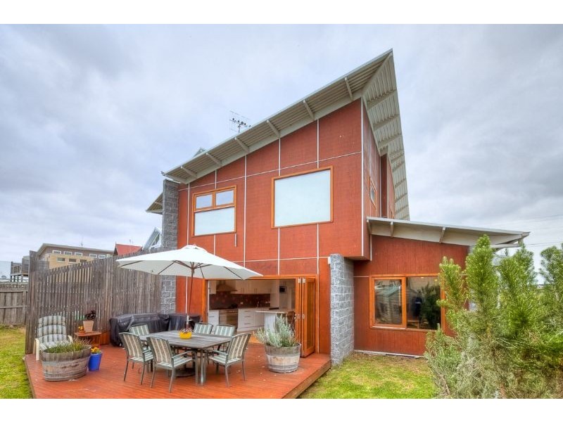 17 Anna-Catherine Drive, Port Fairy VIC 3284