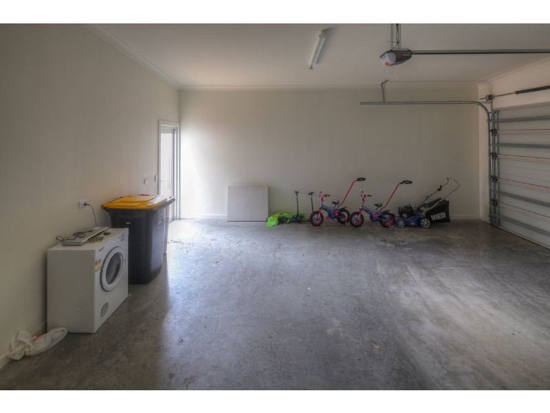 2 Mariner Crt, Port Fairy VIC 3284