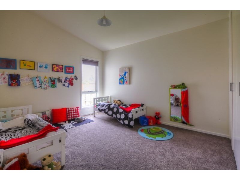 2 Mariner Crt, Port Fairy VIC 3284