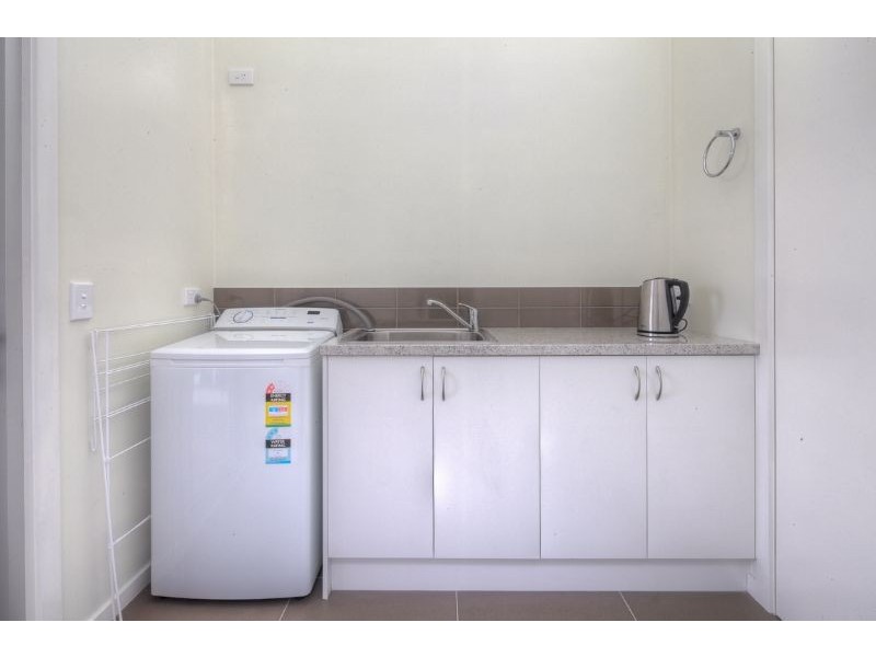 2 Mariner Crt, Port Fairy VIC 3284