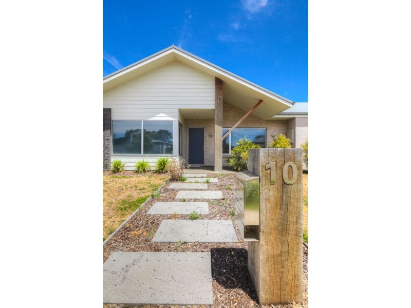 10 McGill Court, Port Fairy VIC 3284