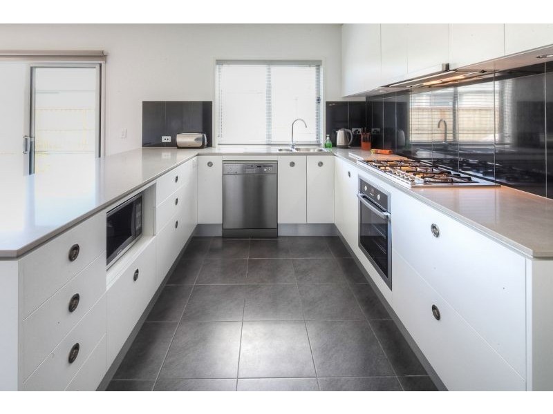 10 McGill Court, Port Fairy VIC 3284