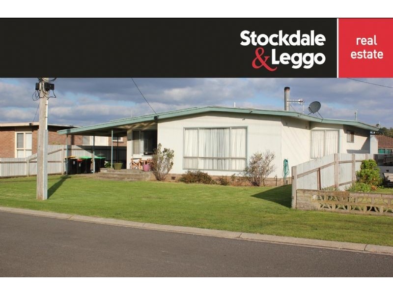 16 Roberts Ave, Port Fairy VIC 3284