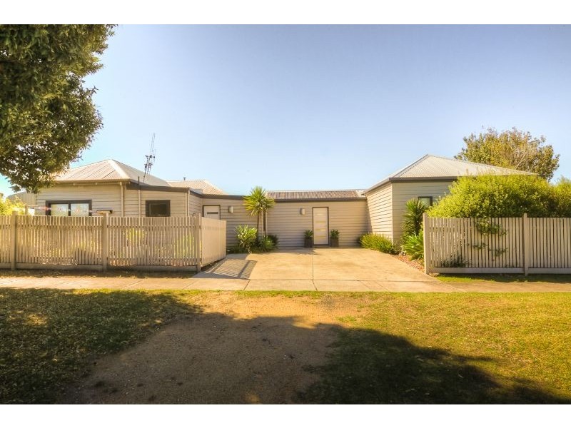 90 Cox Street, Port Fairy VIC 3284