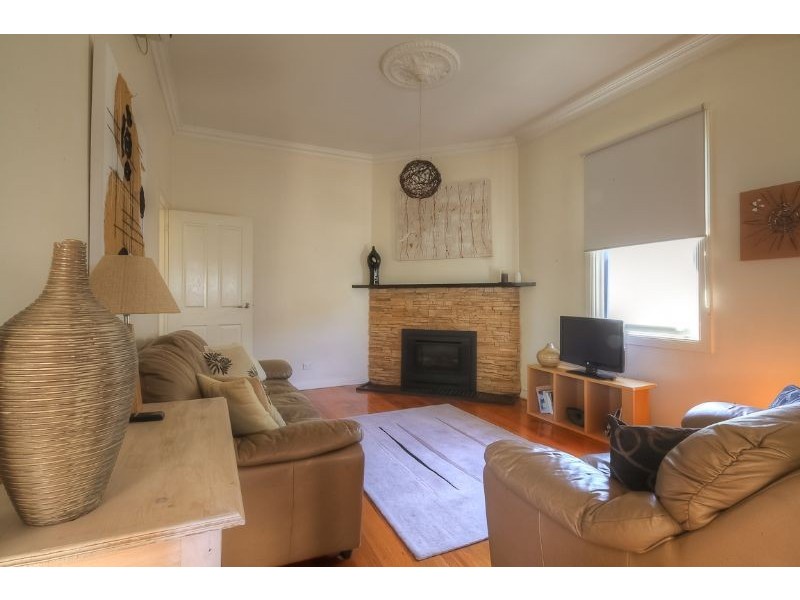 90 Cox Street, Port Fairy VIC 3284