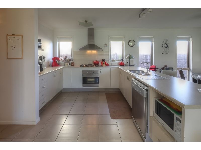 14 Anna-Catherine Drive, Port Fairy VIC 3284